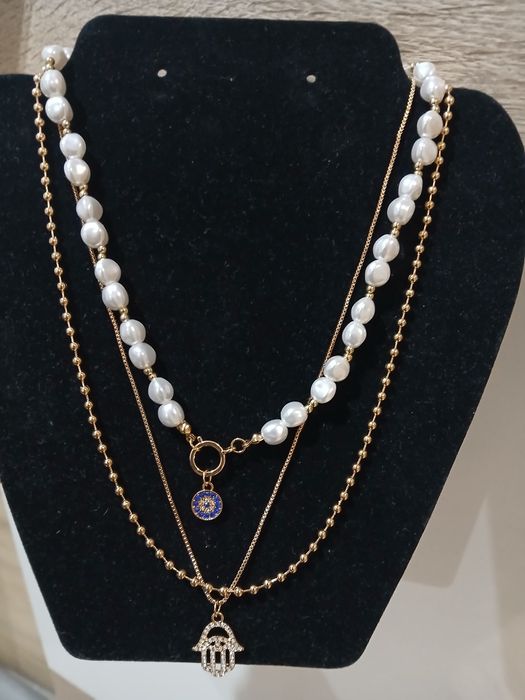 Colar novo 5€, brincos 2.50€ cada par novos.