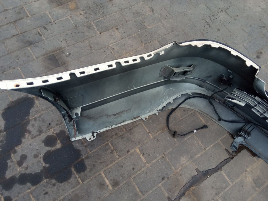 Zderzak tył Mercedes W212 sedan  przed liftem 4PDC