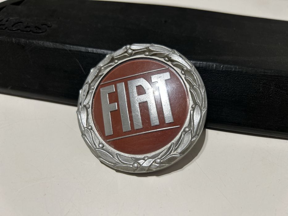 Emblemat logo FIAT 124 coupe 850 włoski 128