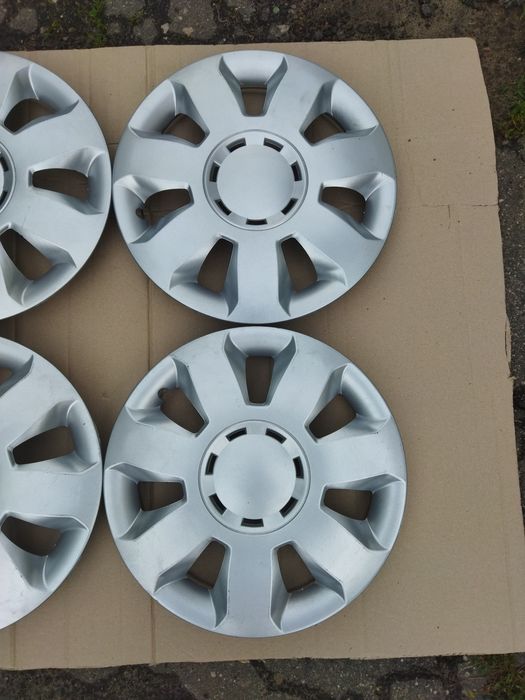 Продам колпаки R13 как новые