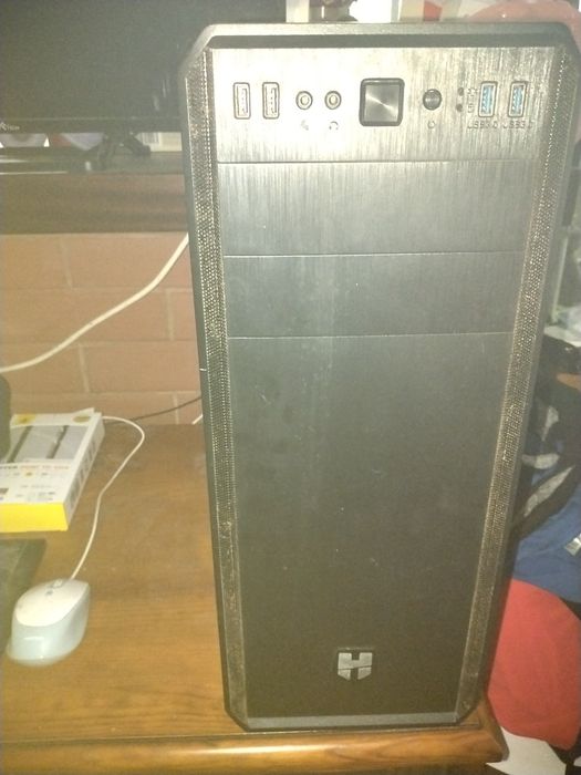 Torre i5  16 RAM 320 g