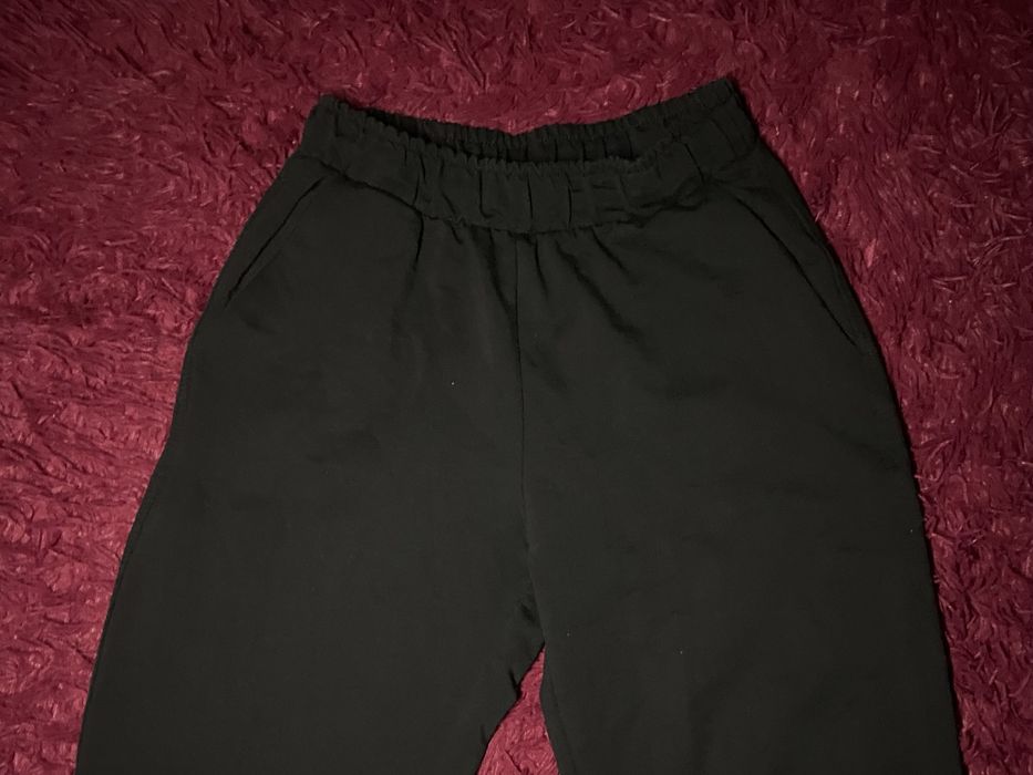 Чорні спортивні штани