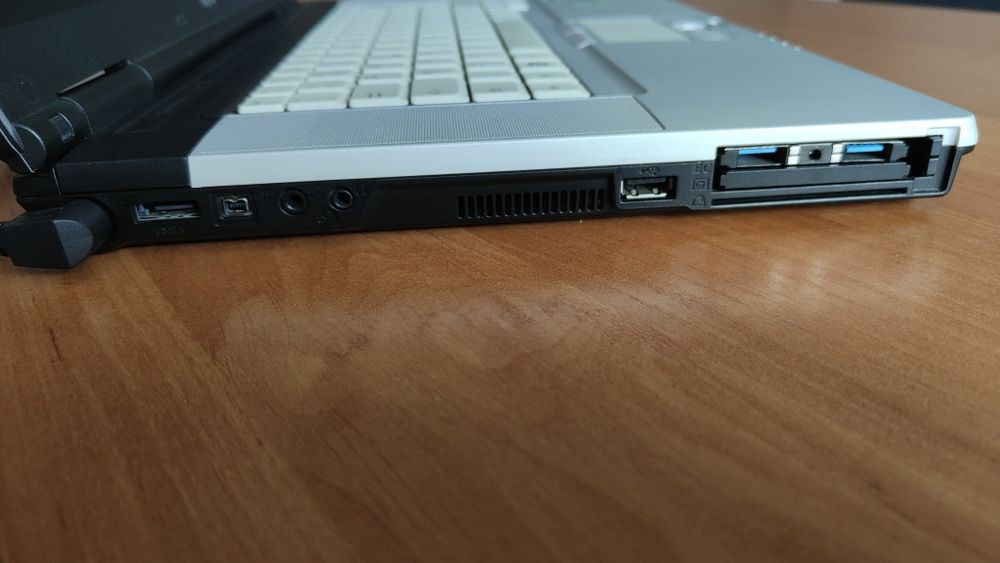 Sprzedam laptopa Fujitsu lifebook e780