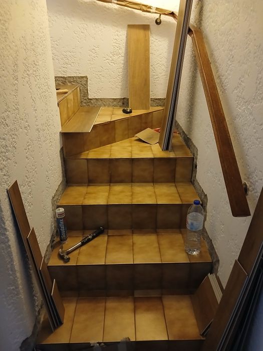 Serviços de pequenas remodelações de interiores.