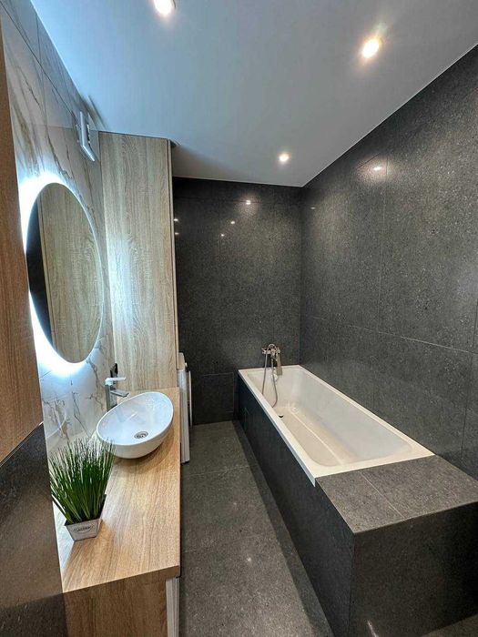 Стильна квартира на Зарічанській, дизайнерський ремонт.