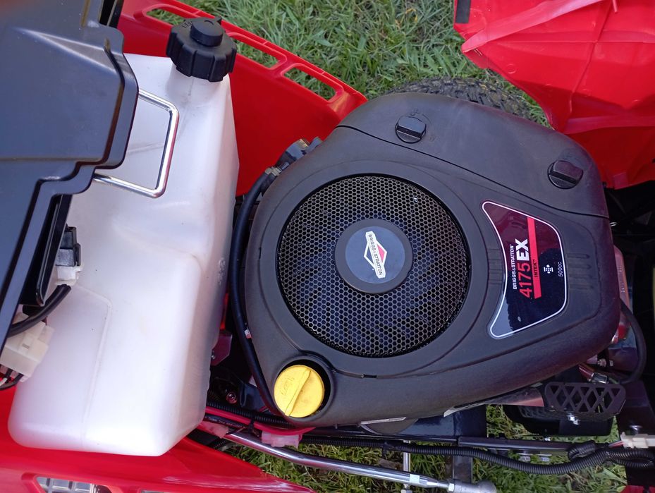 Trator Corta-Relva Briggs & Stratton 5176 17.5HP