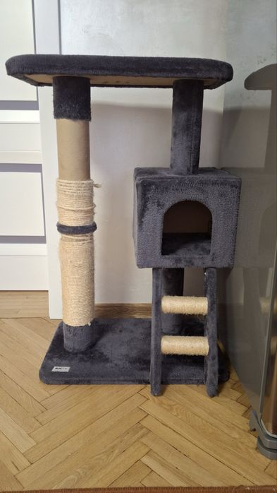 Кігтеточка, будиночок для кота