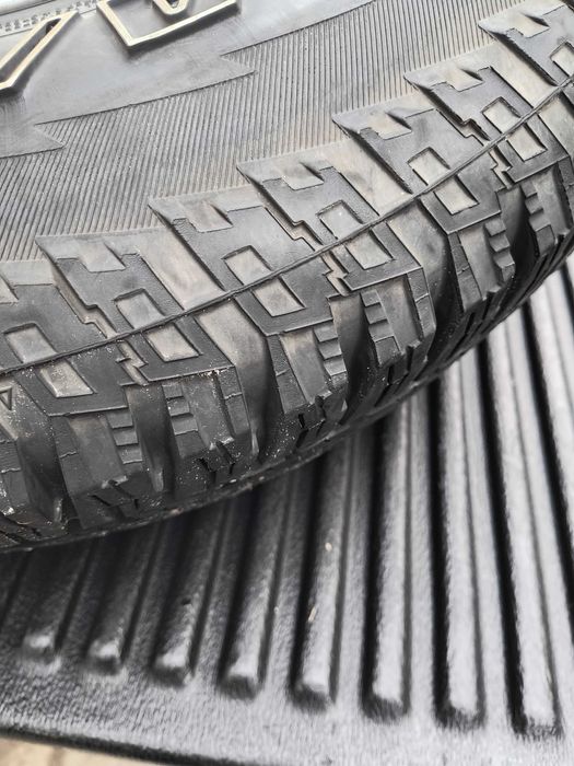 Yokohama Geolandar 255/75 R17 Navara D40