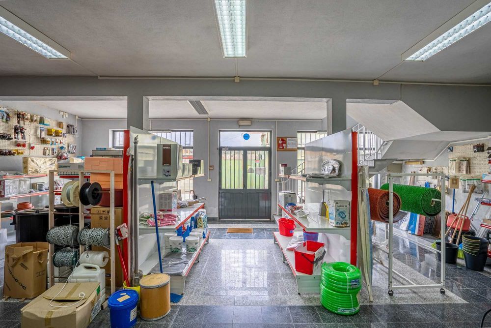 Judibruno – Espaço Comercial com Armazém | Aguada de Baixo