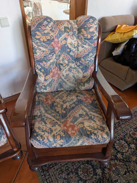 Conjunto sofá 3 lugares + 2 poltronas