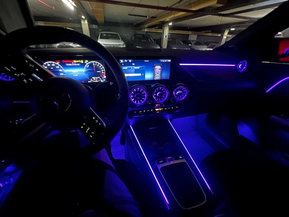 Mercedes GLA250e, AMG, com vários packs extra, garantia original