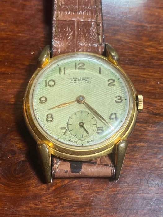 Relógio Suíço Oriental Chronometre Antimagnetic Plaquet Ouro Trabalha