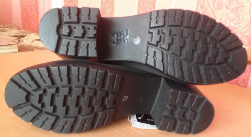 Ботинки RESERVED 39 размер