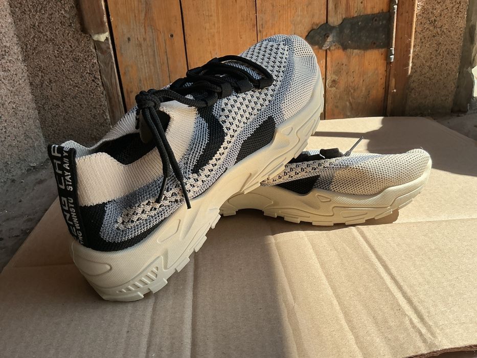 Кросовки весняно-літні в азійському стилі з мякою легкою надзвичайно зручною в носці подошвою та міцним і нежарким і ганим верхом розмір і замір фото