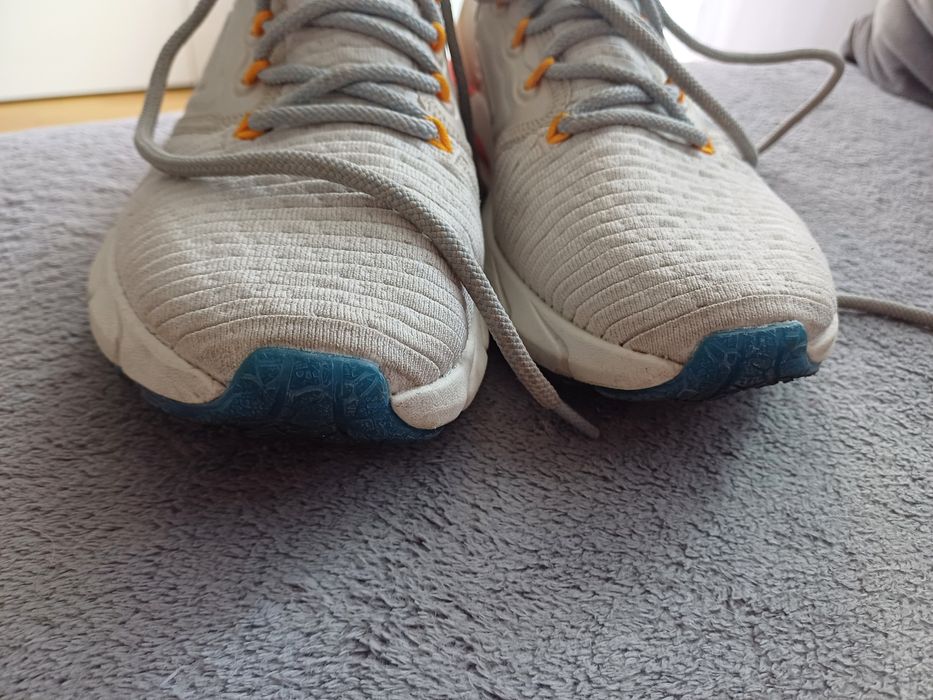 Buty adidasy under amour HOVR*lekkie*stan idealny* r.41