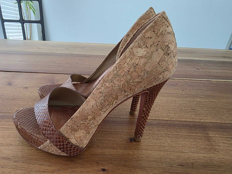 Sapato de salto alto Shutz