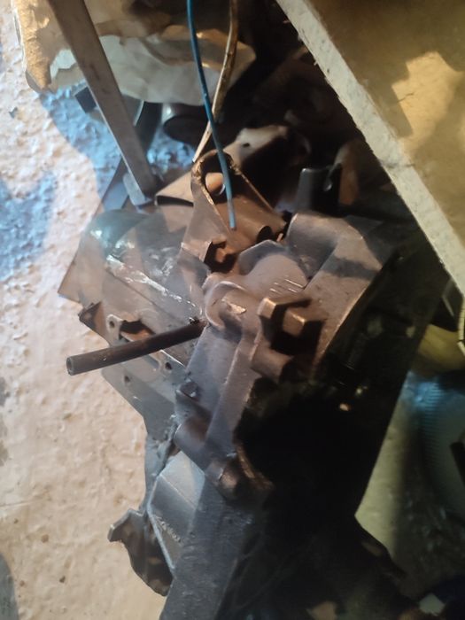 продам коробку передач на рено 11,19 кенго