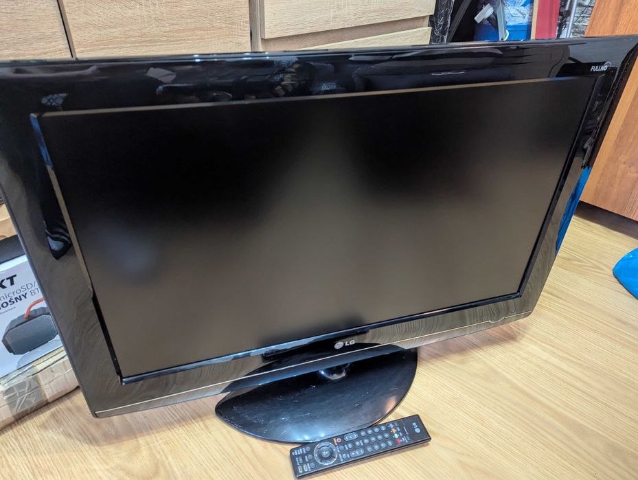 Telewizor LG FULLHD 1920 x1080 3 xHDMI 2xscart stan jak nowy 37c pilot