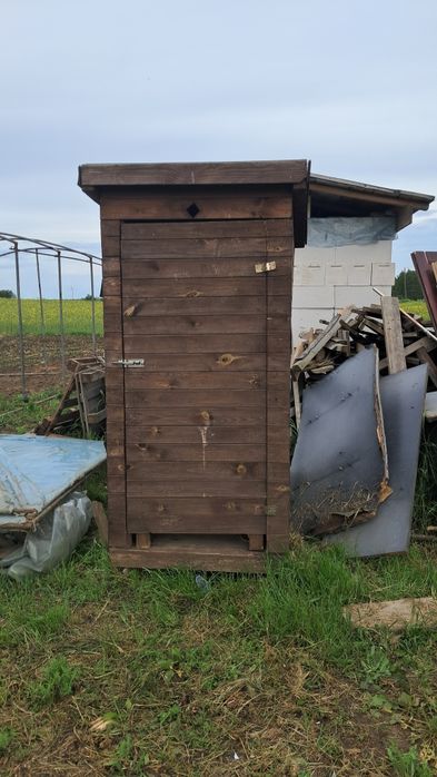 Wc budowlane na dzialke.ogrod toaleta wychodek