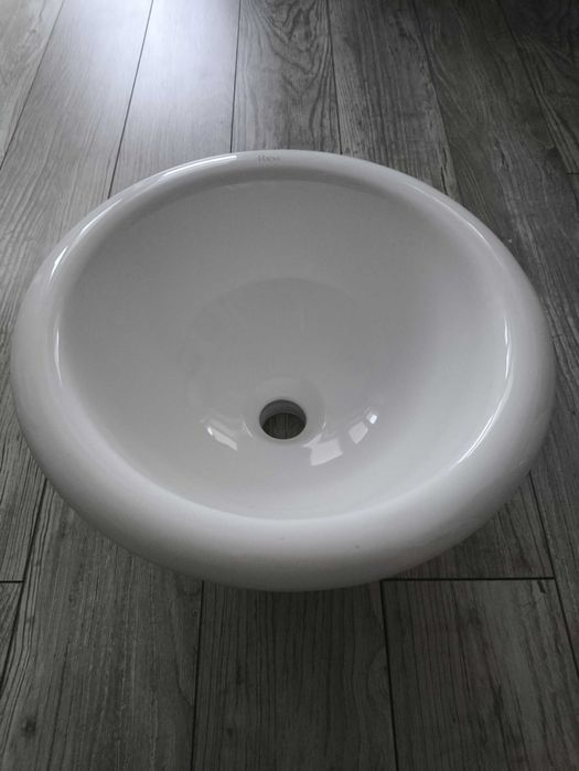 Umywalka Rea wpuszczana w blat