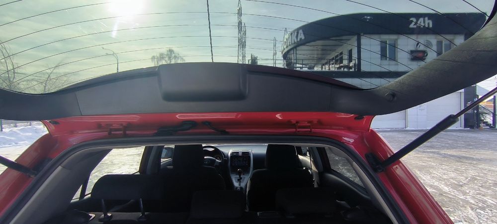 Продаю TOYOTA AURIS 2008