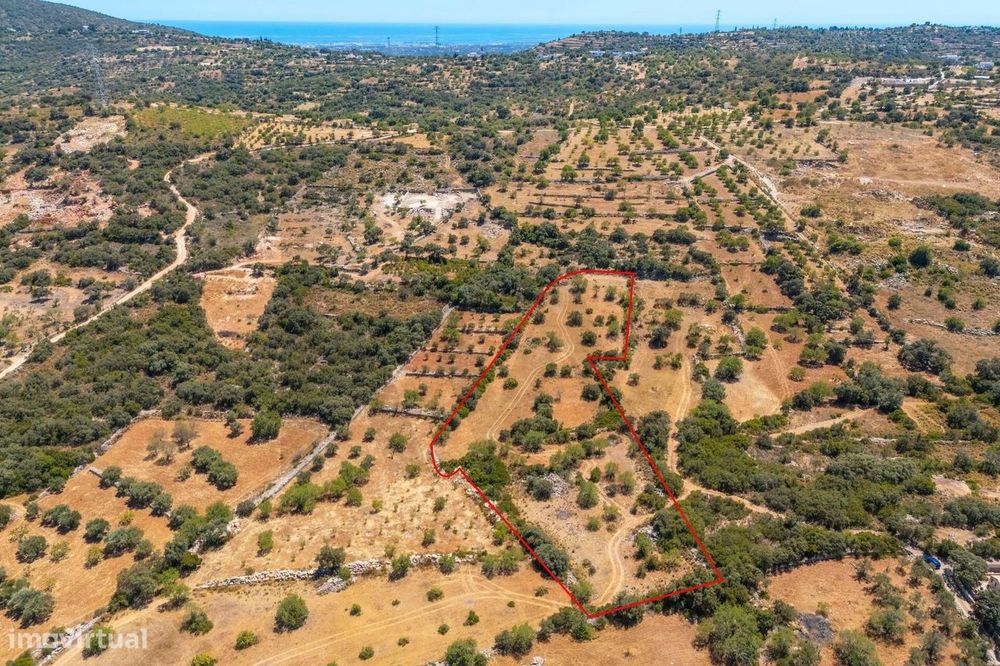Terreno Rústico com 10280m2, localizado no Serro de Manuel Viegas, Azi