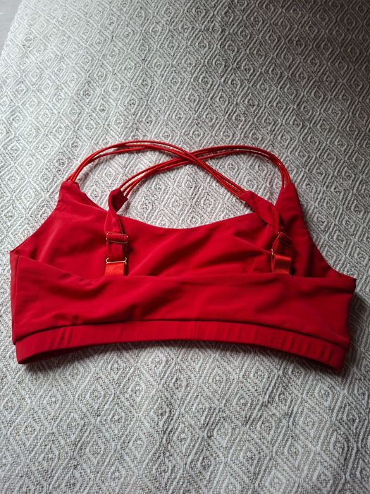 Czerwony strój do pole dance