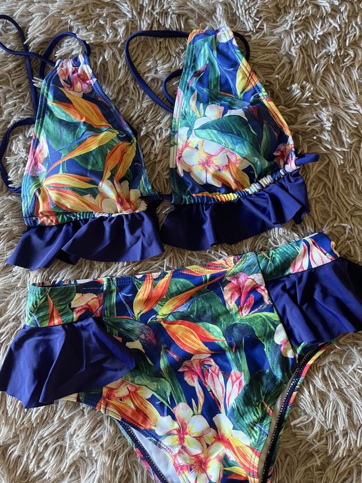 Жіночий купальник з м’якими чашками