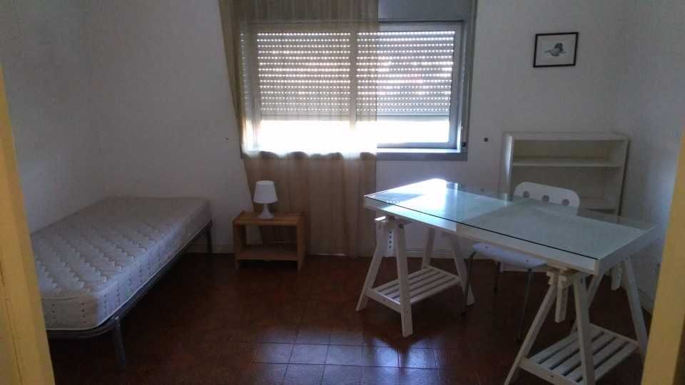 Apartamento T4 ao Jardim da Carreira