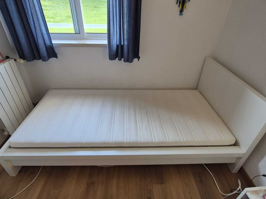 Cama Malm com estrado e colchão Malvik 90 x 200