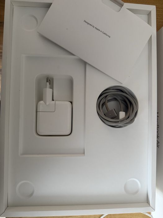 MacBook Air M2 8GB/256GB Space Grey Stan jak nowy