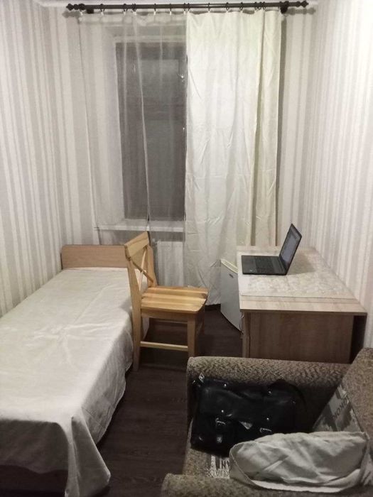 Здається окрема кімната у приватному будинку, центр, вул. Кониського