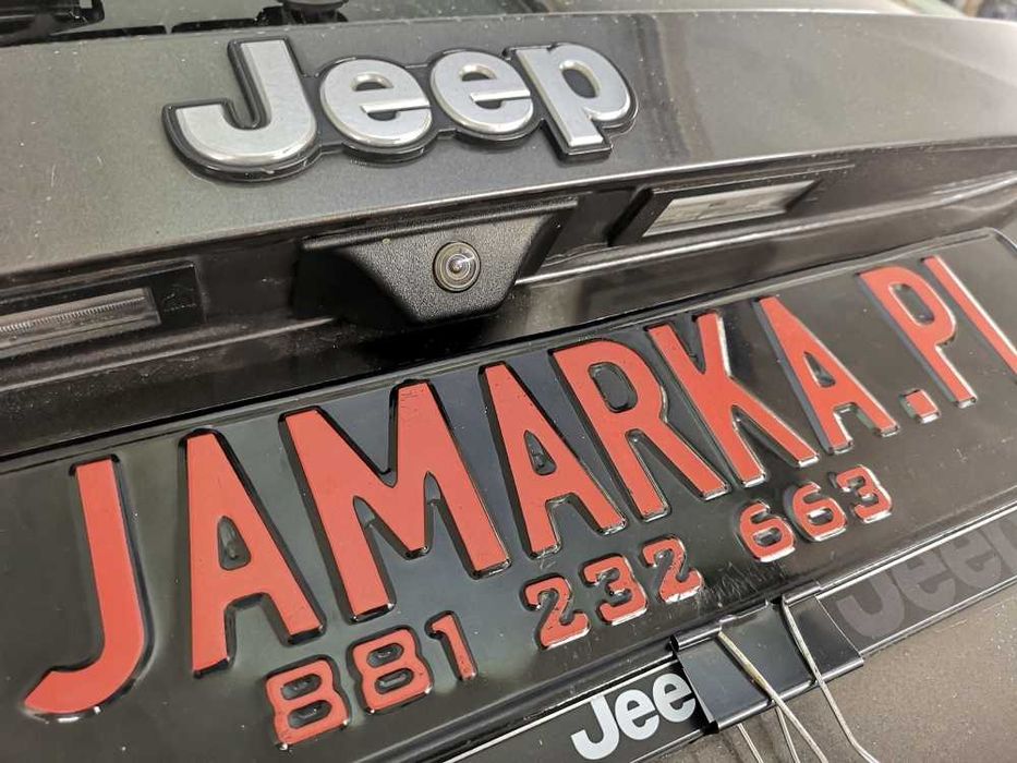 Jeep Renegade Kamera cofania obraz na fabrycznym ekranie montaż ?
