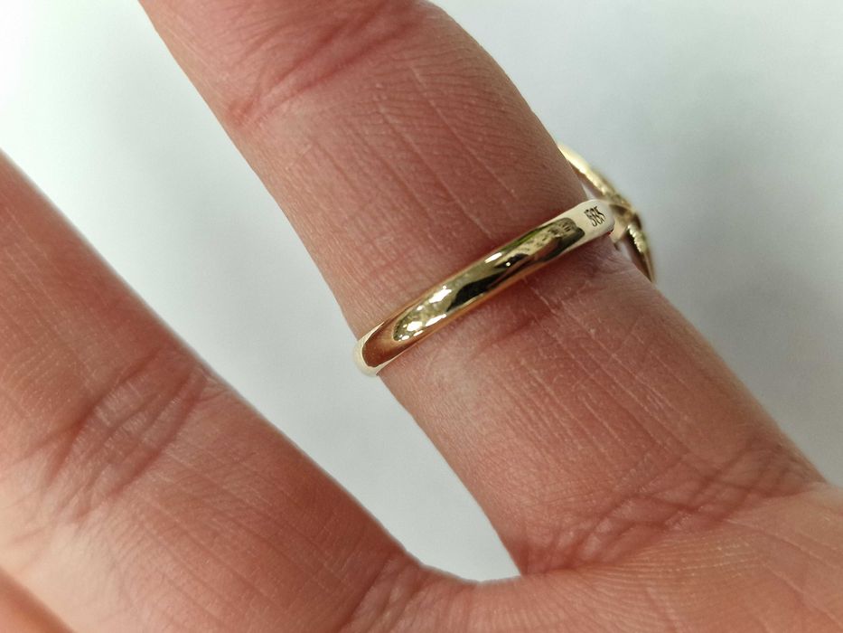 Złoty pierścionek damski/ 585/ 11.85 gram/ R16.5/ Korund/ XX wiek
