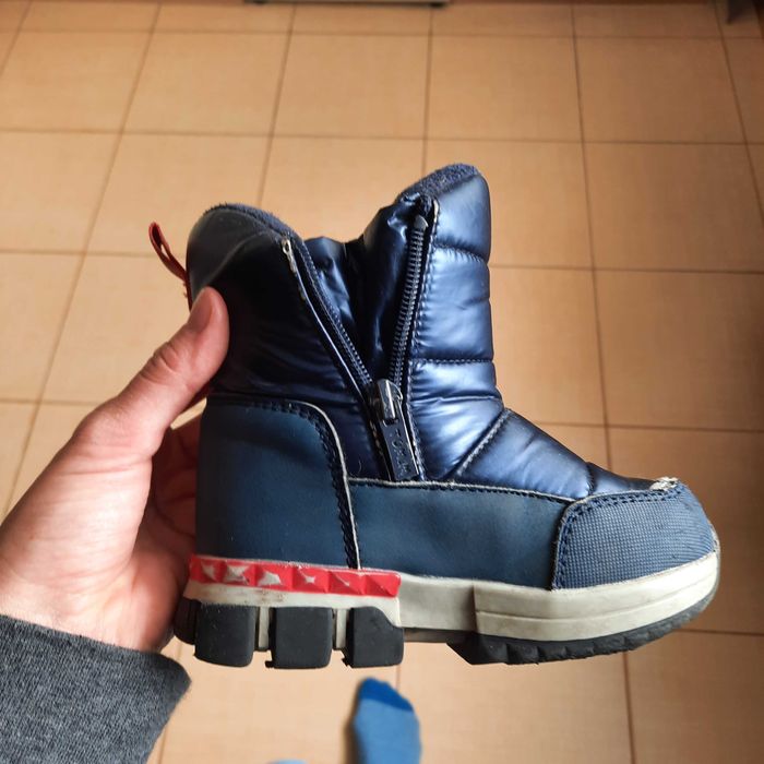 Продам зимові чоботи дитячі