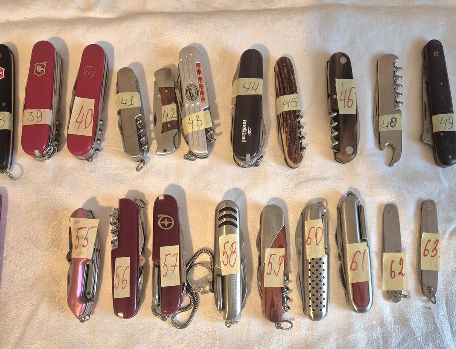 Продам коллекцию  ножиков