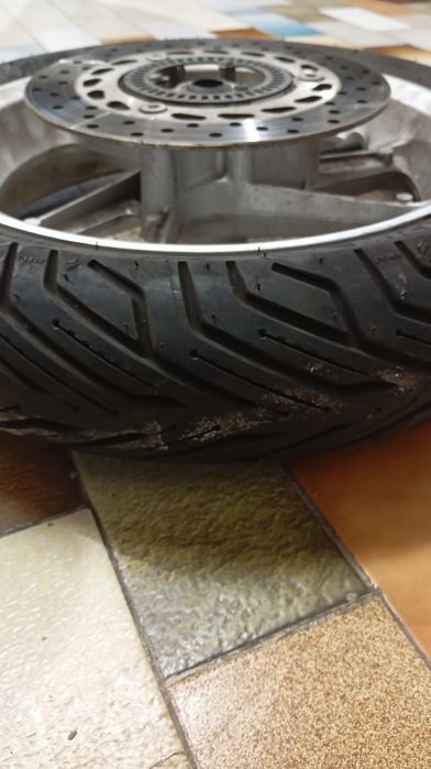 Nmax v1 jantes com pneu