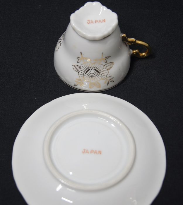 Filiżanka biała porcelana złoto Japan