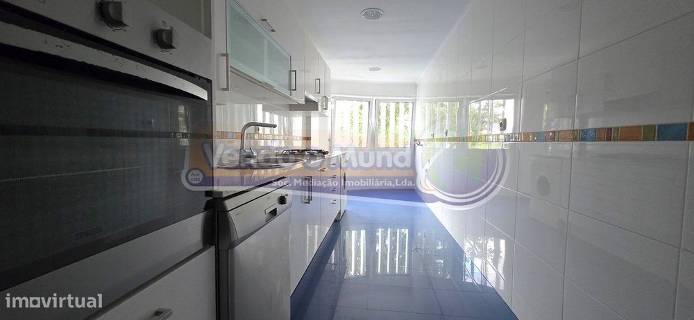 Apartamento T3 em Carnide (LXLX013)