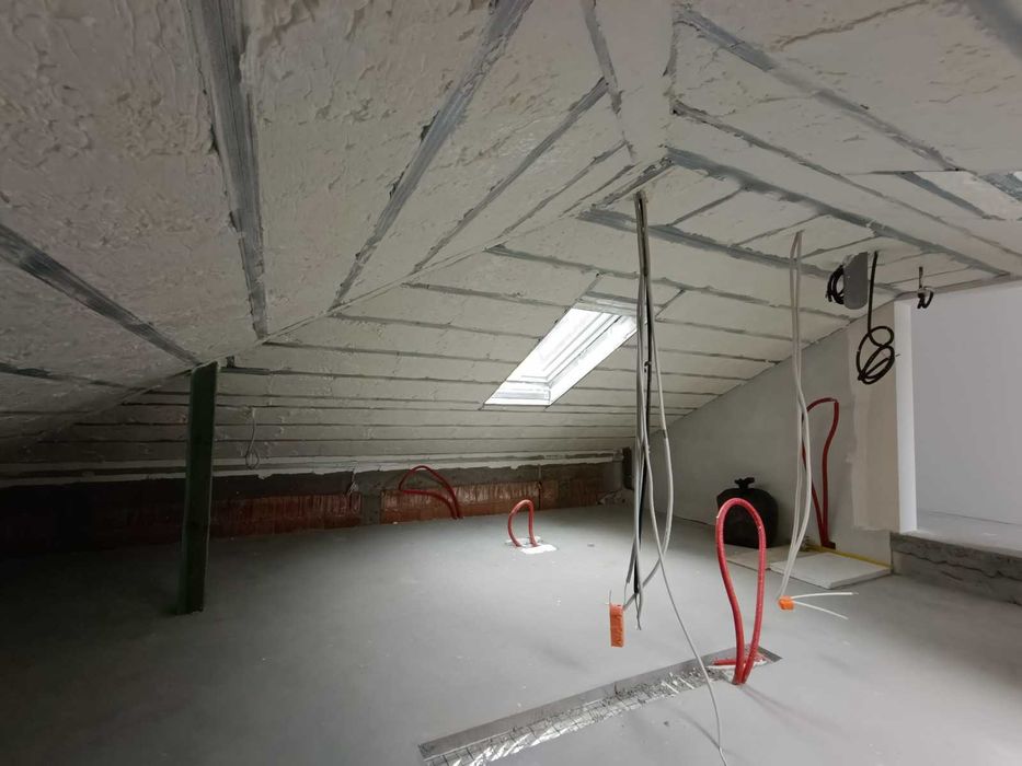 Piana PUR, Ocieplenie poddasza, ocieplanie piana, izolacja pianką