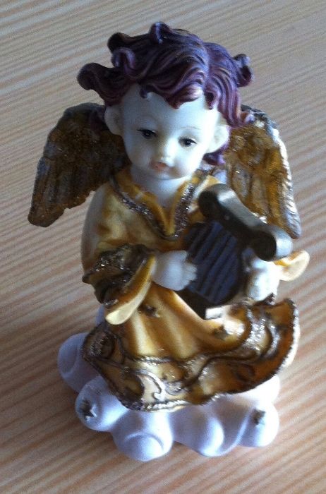 anjos músicos, em barro pintados á mão