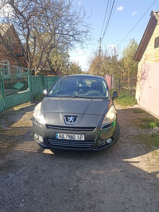 Продам Пежо 5008