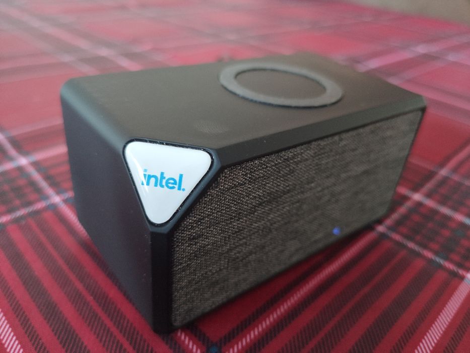 Coluna Bluetooth INTEL c/ carregamento do Tlm por  wireless