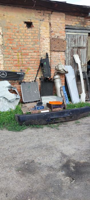 Запчастини Мерседес Vario 814-815