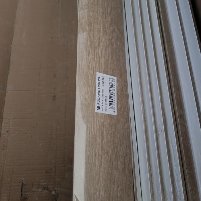 Rodapé PVC 14unid × 2.25mt