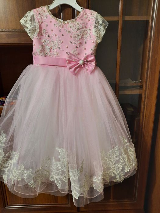 плаття для дівчинки святкове