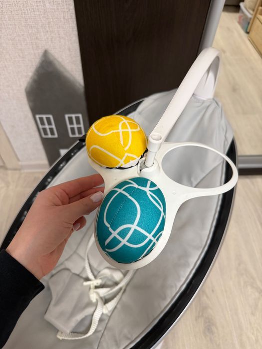 4 moms 4.0 mamaRoo заколисуючий центр гойдалка укачивающий