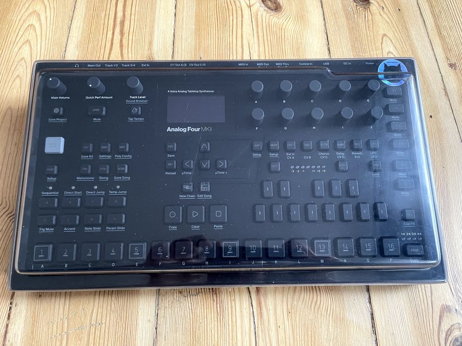 Elektron Analog 4 Mk II + Decksaver