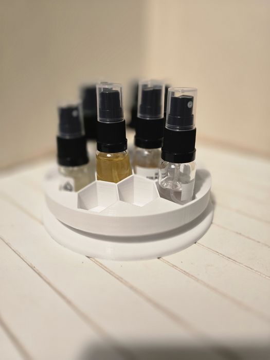 Stojak na odlewki perfum