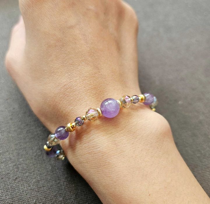 Pulseira de ametista natural e grãos de cristal austríaco